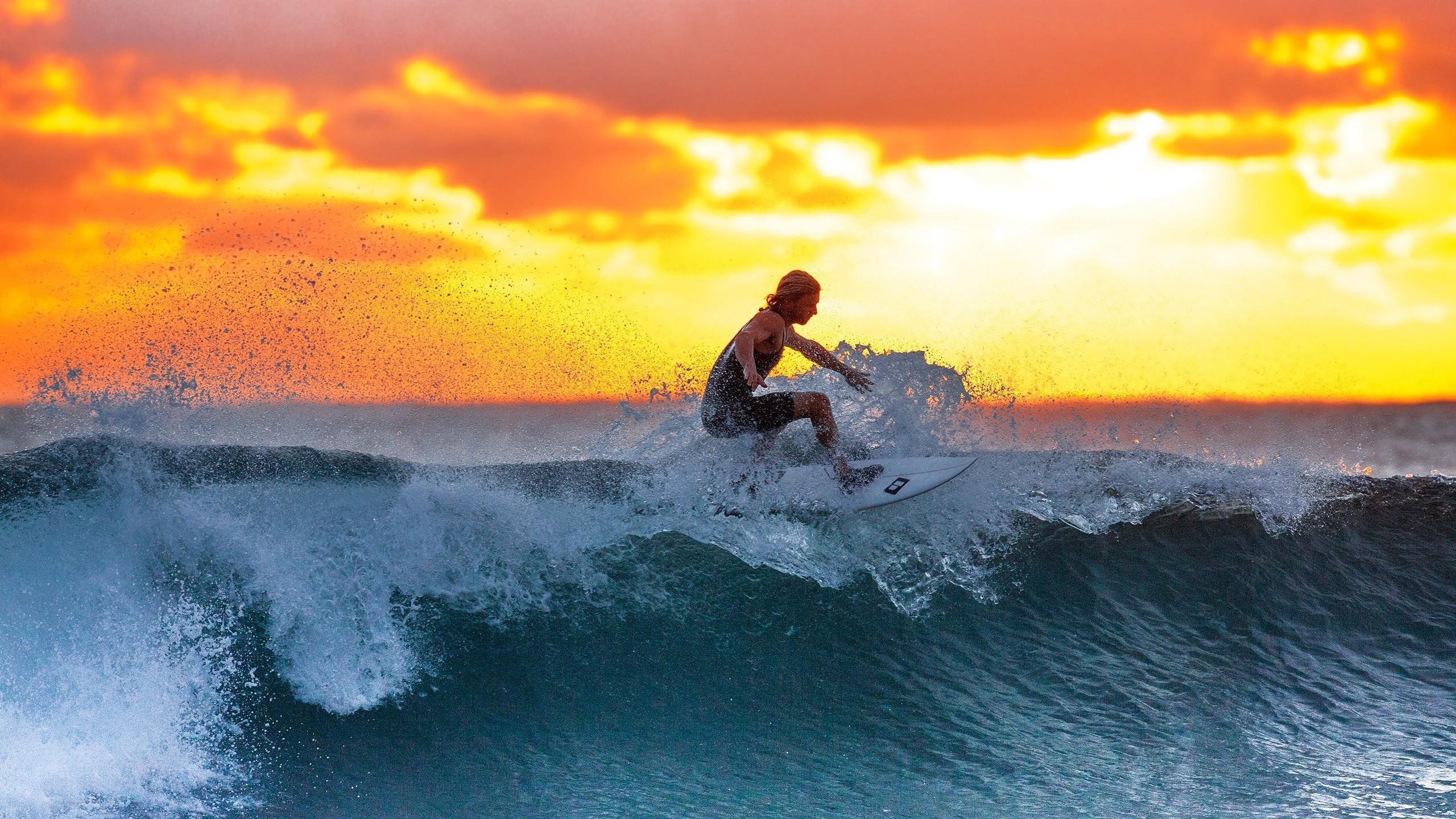 当世界排名第90掀翻第6，库尔图瓦的头球，越南人的史诗之夜